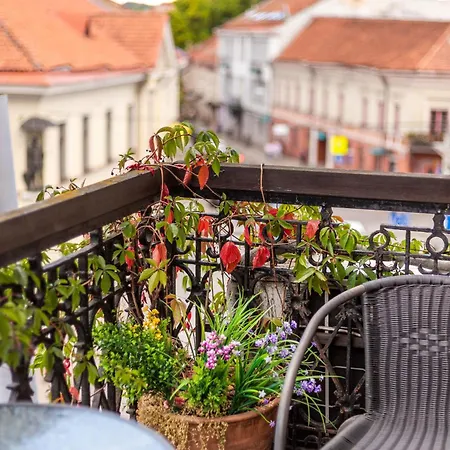 Old Gate Apartment *