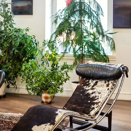 Old Gate Apartment *